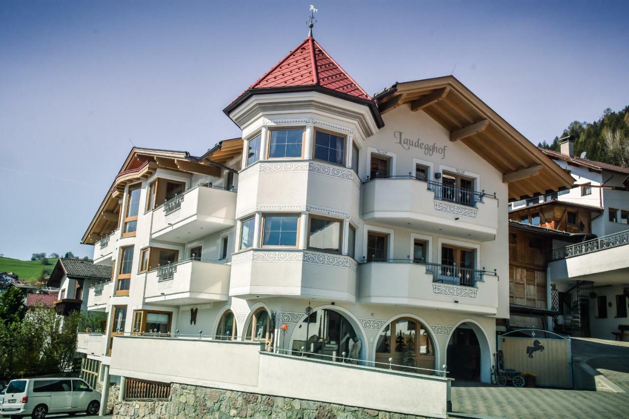 Laudegghof Ladis Inklusive Sommer Bergbahnticket ภายนอก รูปภาพ